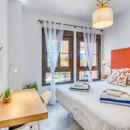 Deluxe Relax With Pool Apartment *